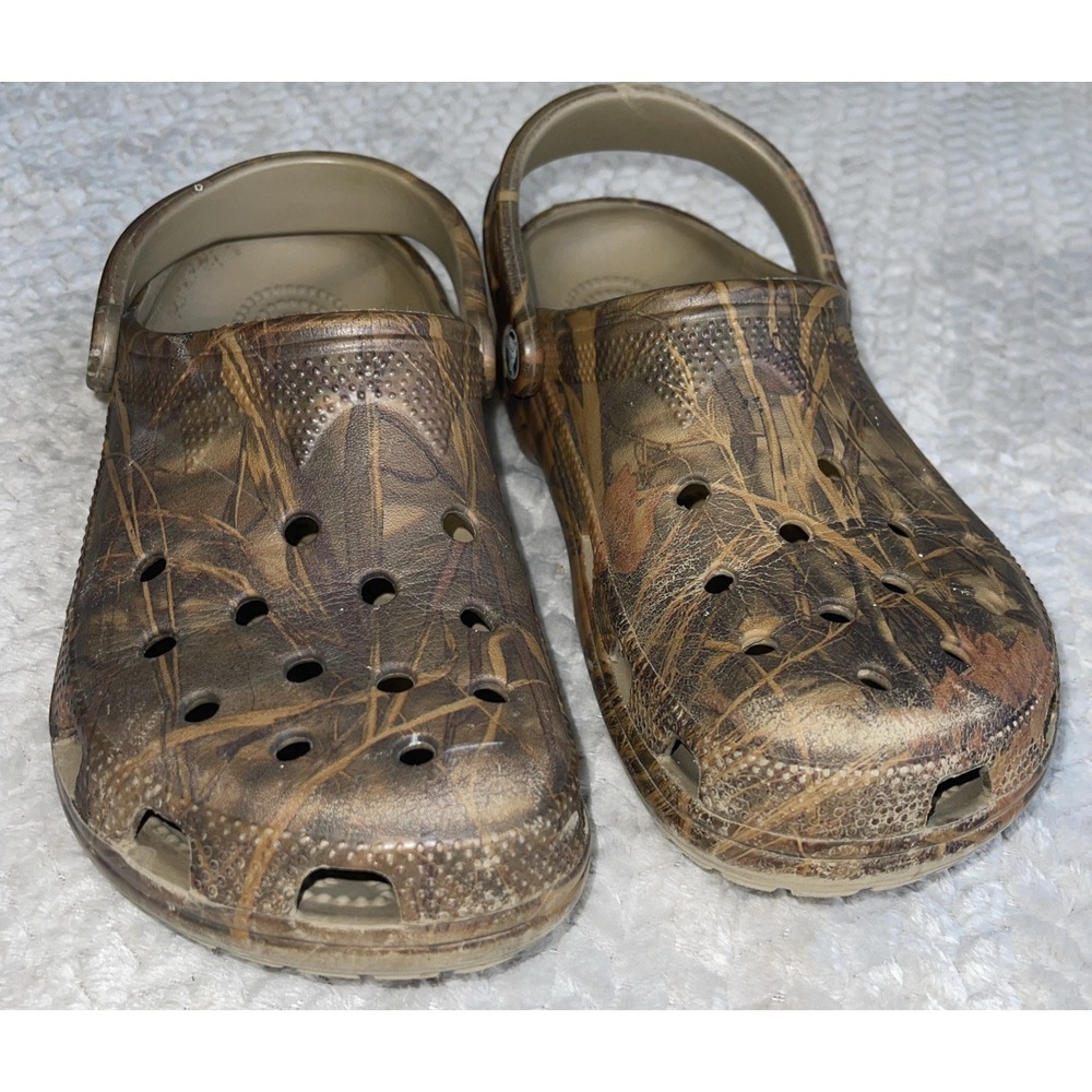 crocs camouflage women's size 10-11 men's size 8-9